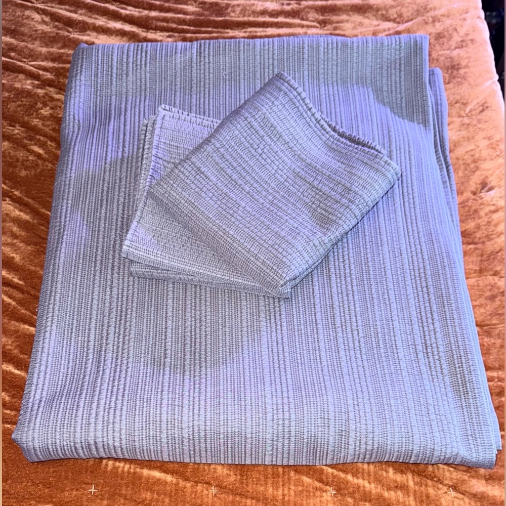Jennifer Adams 3piece quilt set - King - Picture 4 of 6